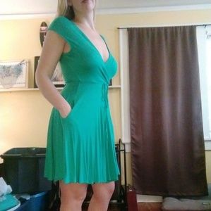 green dress